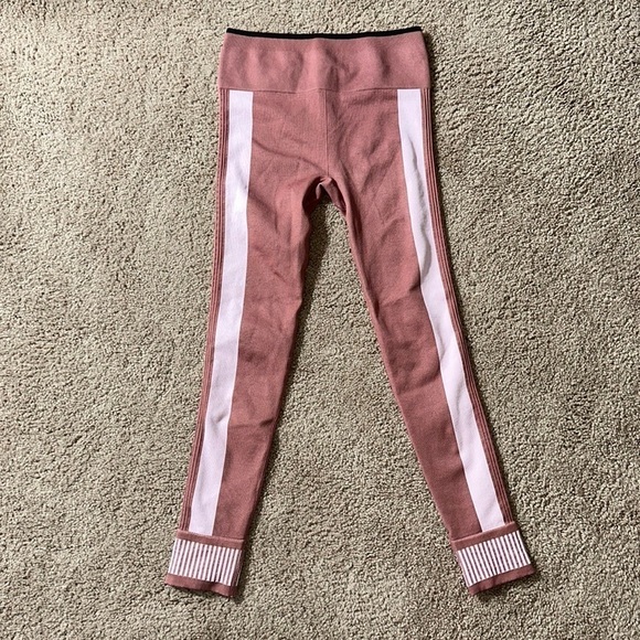 Fabletics High-Waisted Seamless Colorblock Legging Size Small - Picture 2 of 8